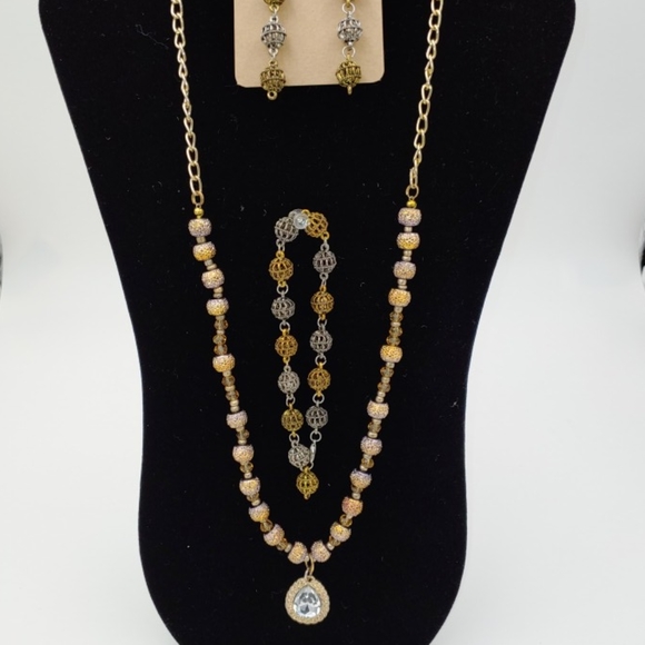 247NEB136 Handmade 3 pc. Gold & Silver Necklace Set - Picture 5 of 8